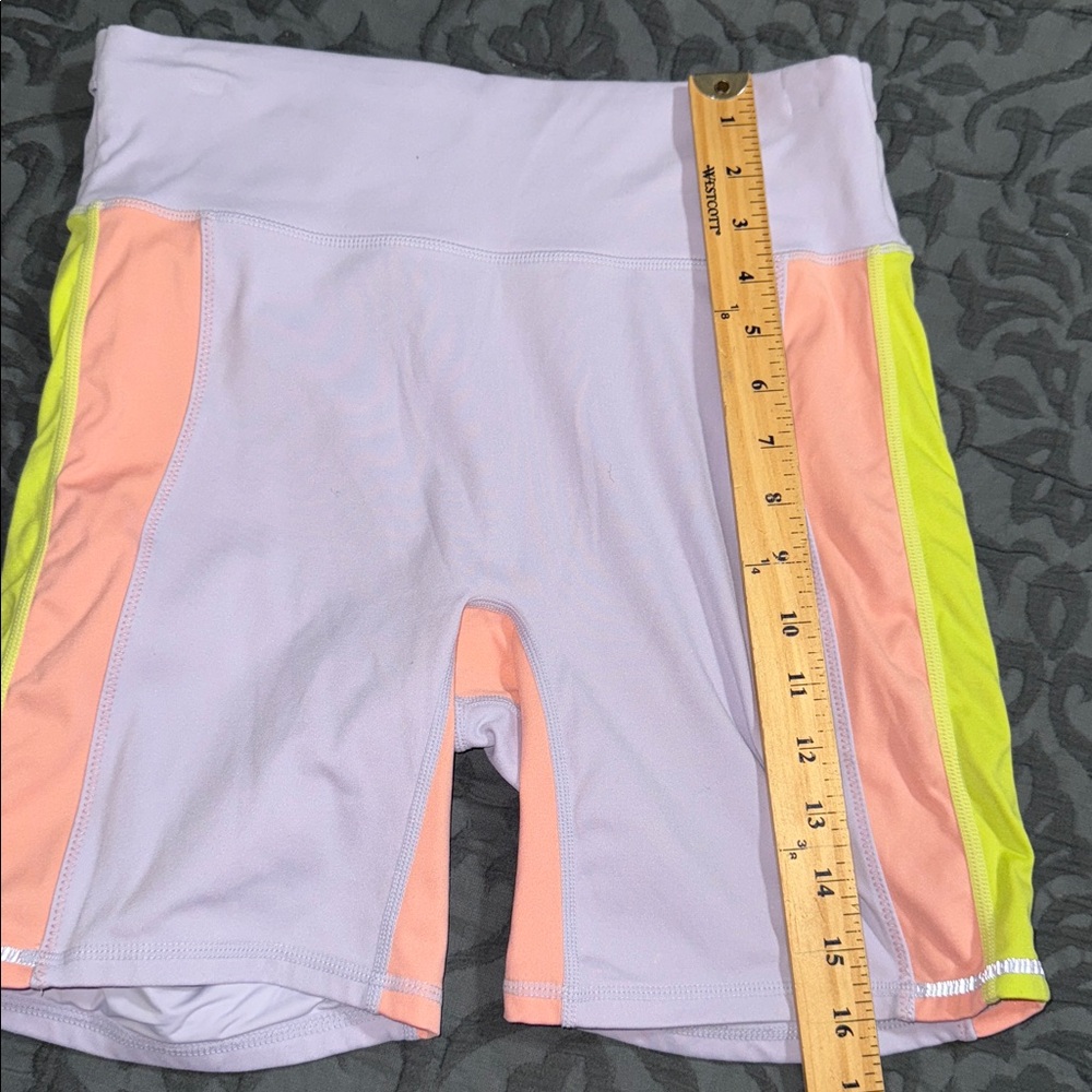 Fabletics Motion 365 Trinity biking shorts large … - image 4